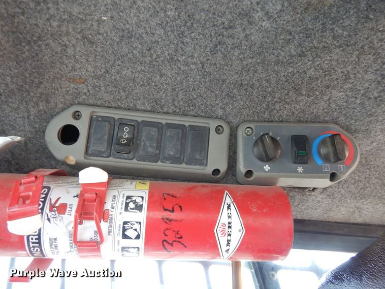 image for item DF8314 2009 Bobcat T300  tracked skid steer loader