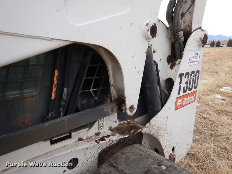 image for item DF8314 2009 Bobcat T300  tracked skid steer loader