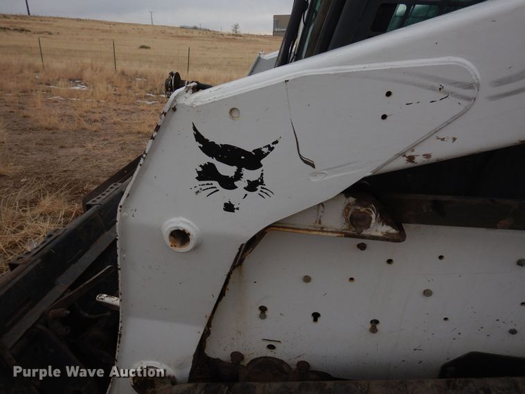 image for item DF8314 2009 Bobcat T300  tracked skid steer loader