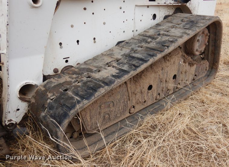 image for item DF8314 2009 Bobcat T300  tracked skid steer loader