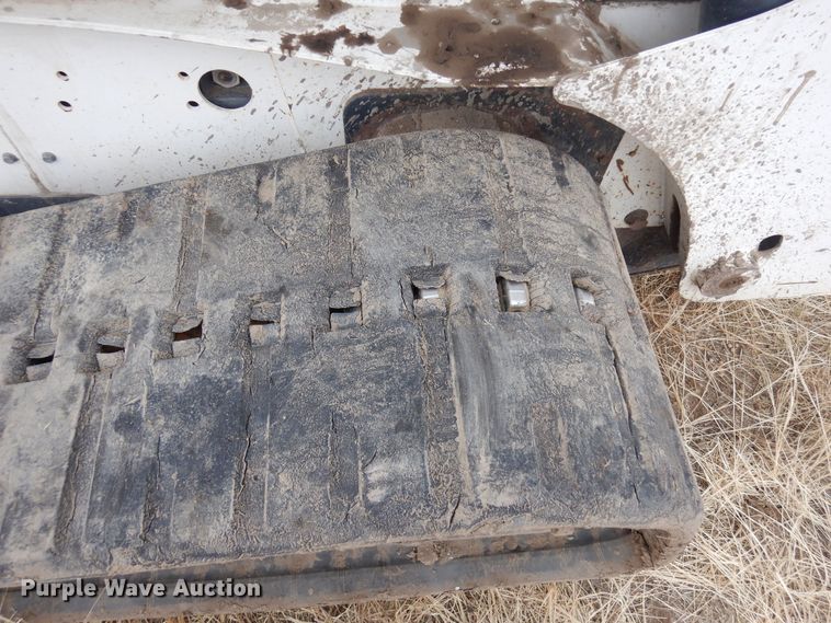 image for item DF8314 2009 Bobcat T300  tracked skid steer loader