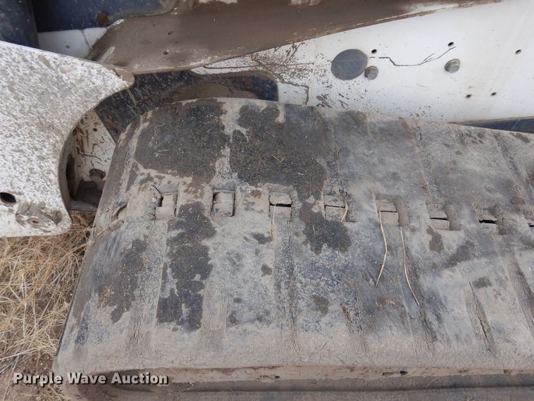 image for item DF8314 2009 Bobcat T300  tracked skid steer loader