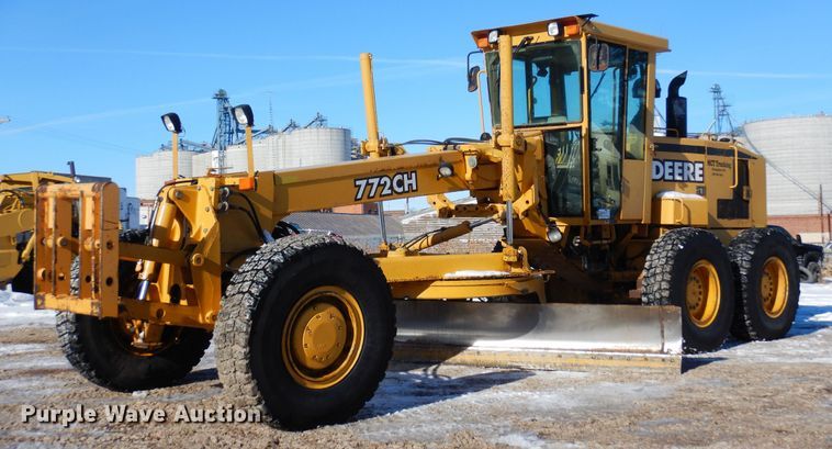 image for item DF8320 2000 John Deere 772CH  motor grader