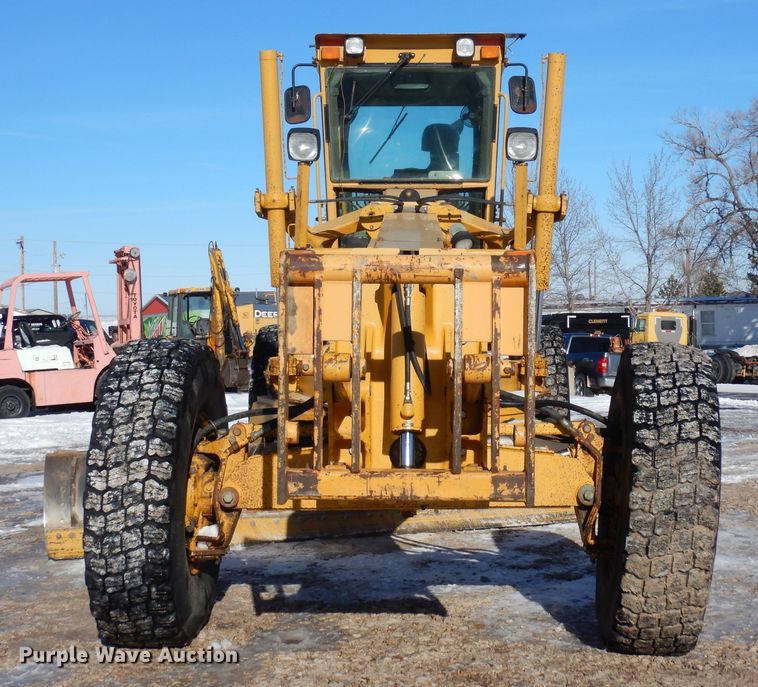 image for item DF8320 2000 John Deere 772CH  motor grader