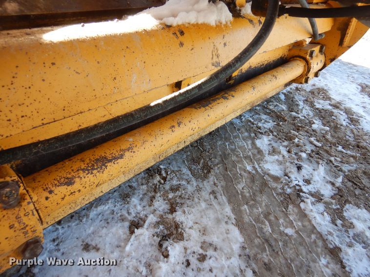 image for item DF8320 2000 John Deere 772CH  motor grader