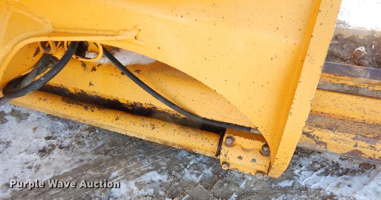 image for item DF8320 2000 John Deere 772CH  motor grader