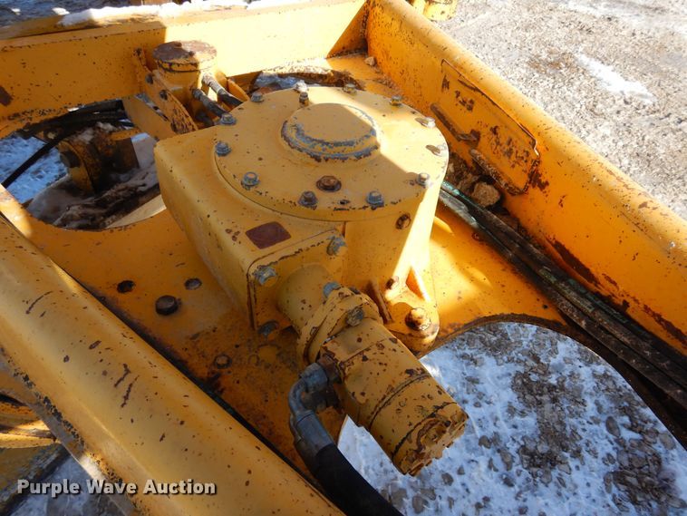 image for item DF8320 2000 John Deere 772CH  motor grader