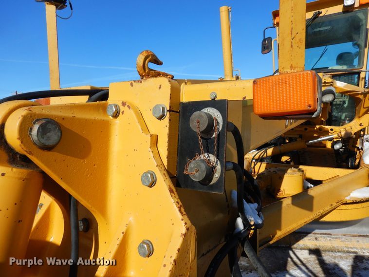 image for item DF8320 2000 John Deere 772CH  motor grader