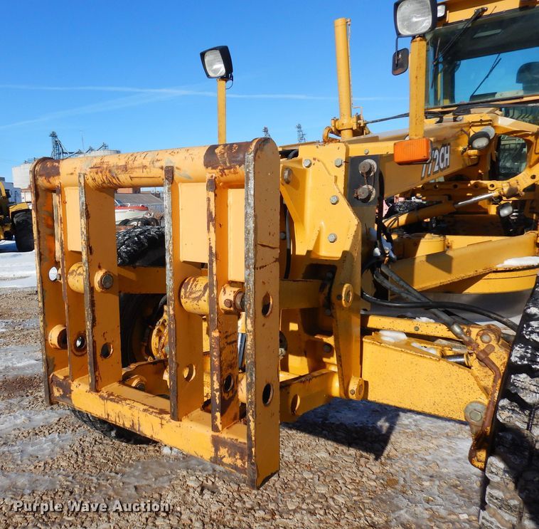 image for item DF8320 2000 John Deere 772CH  motor grader