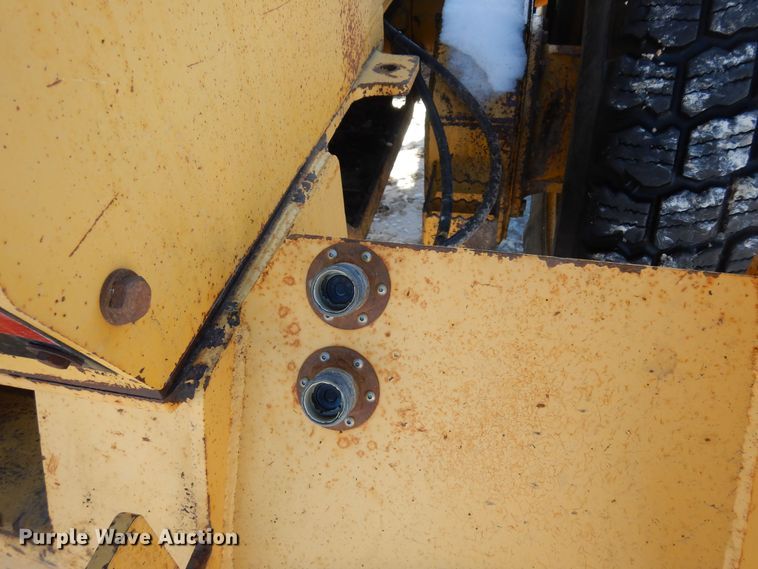 image for item DF8320 2000 John Deere 772CH  motor grader