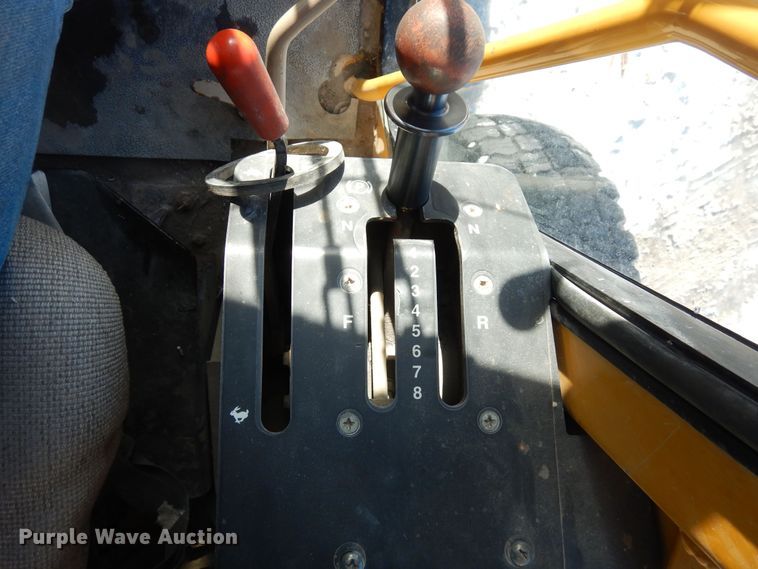 image for item DF8320 2000 John Deere 772CH  motor grader