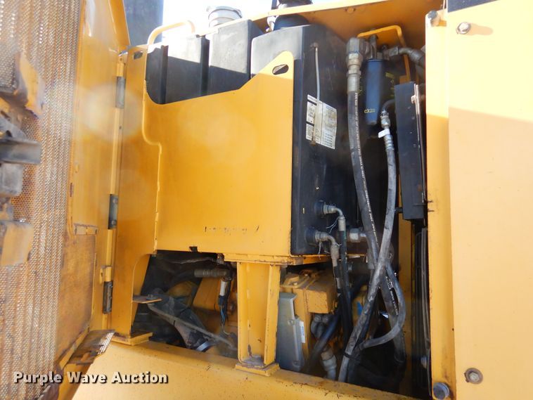 image for item DF8320 2000 John Deere 772CH  motor grader