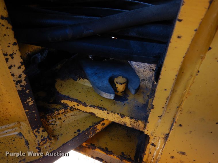 image for item DF8320 2000 John Deere 772CH  motor grader