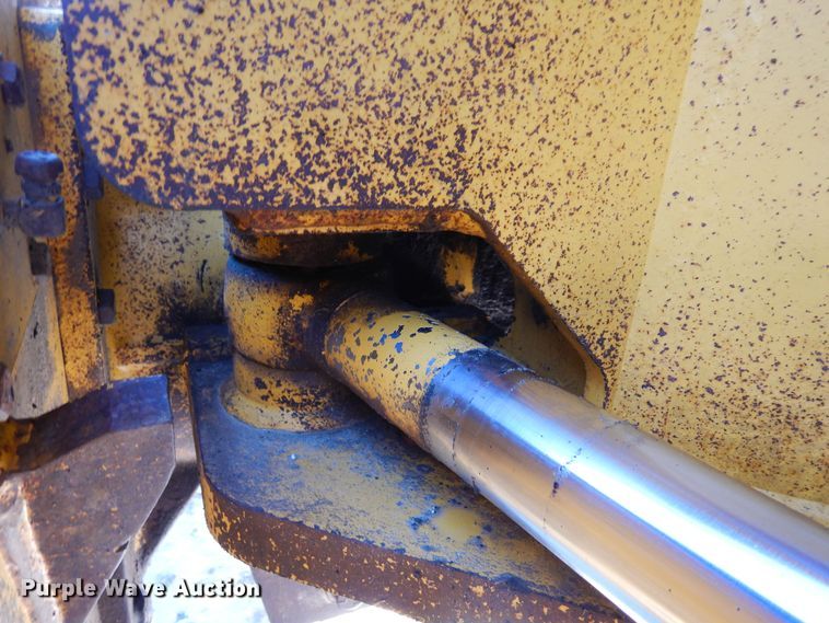 image for item DF8320 2000 John Deere 772CH  motor grader