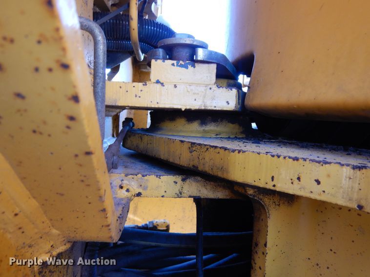 image for item DF8320 2000 John Deere 772CH  motor grader