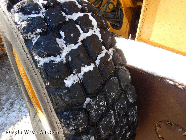 image for item DF8320 2000 John Deere 772CH  motor grader