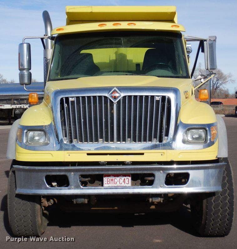 image for item DF8326 2007 International 7600  dump truck