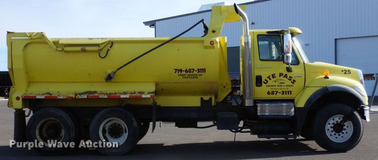 image for item DF8326 2007 International 7600  dump truck