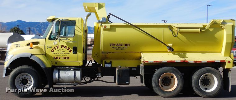 image for item DF8326 2007 International 7600  dump truck