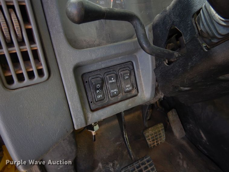 image for item DF8326 2007 International 7600  dump truck