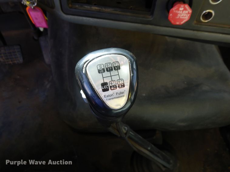 image for item DF8326 2007 International 7600  dump truck