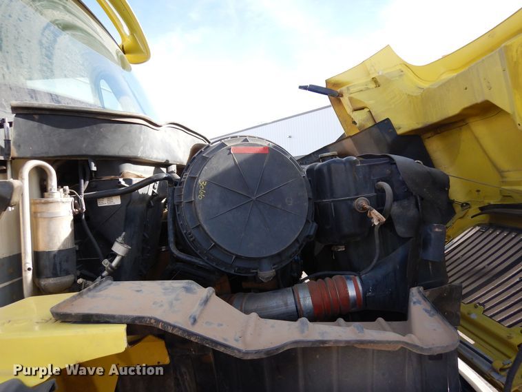 image for item DF8326 2007 International 7600  dump truck