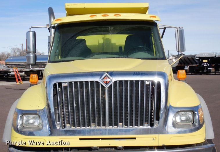 image for item DF8326 2007 International 7600  dump truck