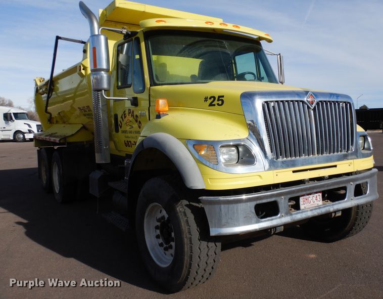 image for item DF8326 2007 International 7600  dump truck