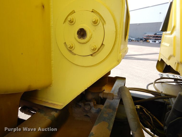 image for item DF8326 2007 International 7600  dump truck