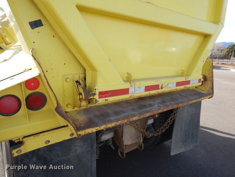 image for item DF8326 2007 International 7600  dump truck