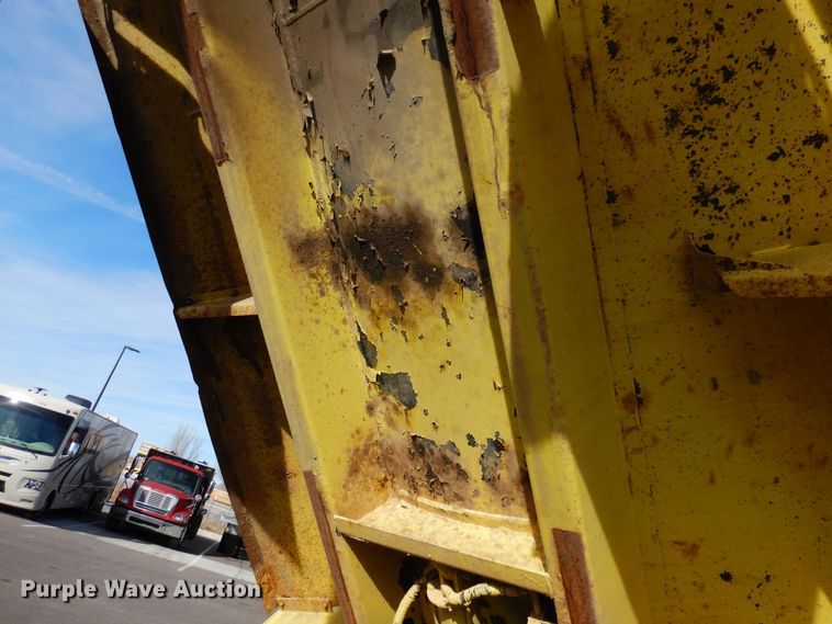 image for item DF8326 2007 International 7600  dump truck