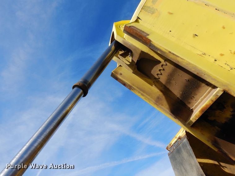 image for item DF8326 2007 International 7600  dump truck