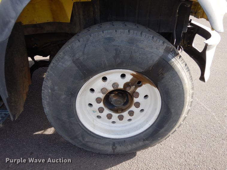 image for item DF8326 2007 International 7600  dump truck