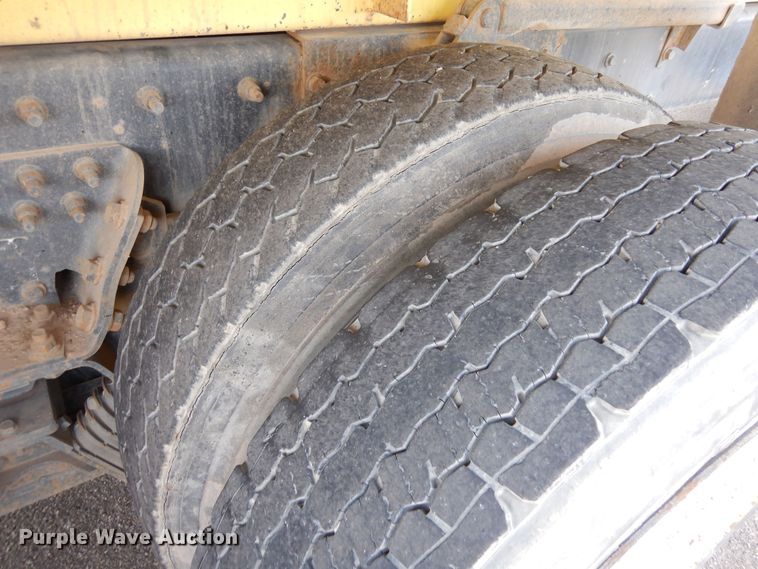 image for item DF8326 2007 International 7600  dump truck