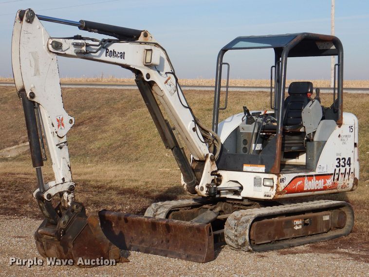image for item DK2093 2004 Bobcat 334  mini excavator