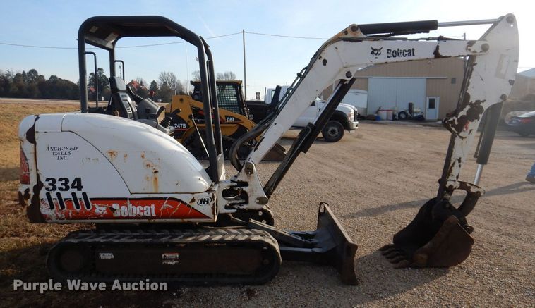 image for item DK2093 2004 Bobcat 334  mini excavator