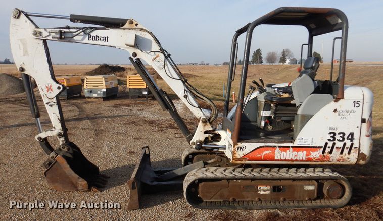 image for item DK2093 2004 Bobcat 334  mini excavator