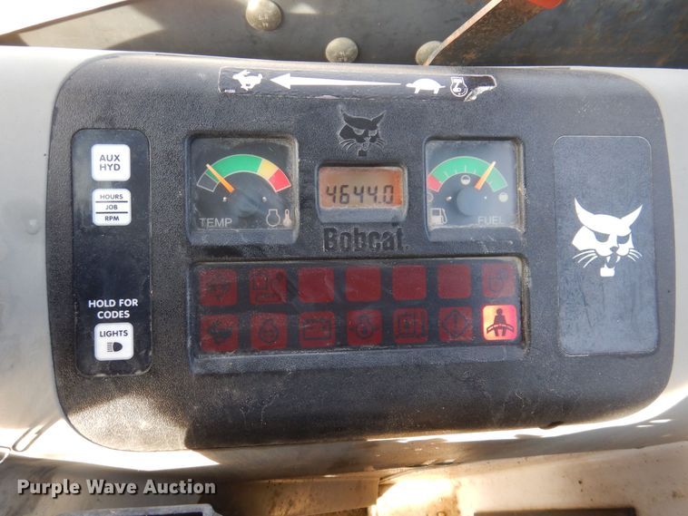 image for item DK2093 2004 Bobcat 334  mini excavator