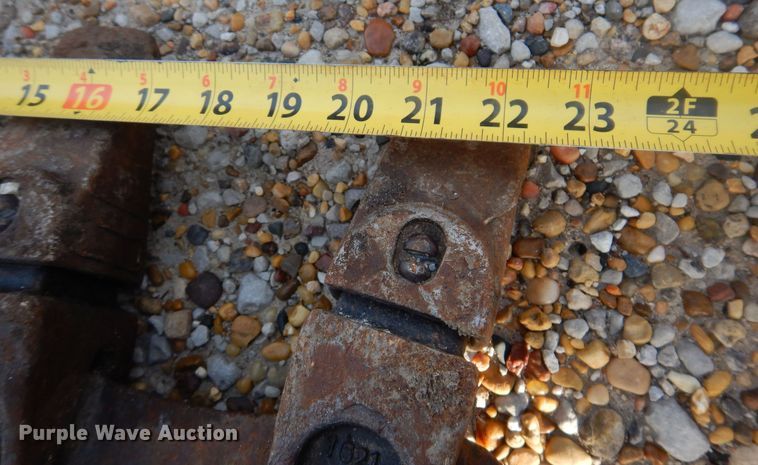 image for item DK2093 2004 Bobcat 334  mini excavator