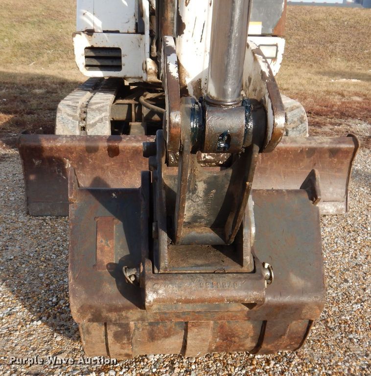 image for item DK2093 2004 Bobcat 334  mini excavator