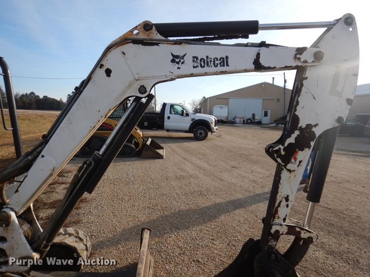 image for item DK2093 2004 Bobcat 334  mini excavator