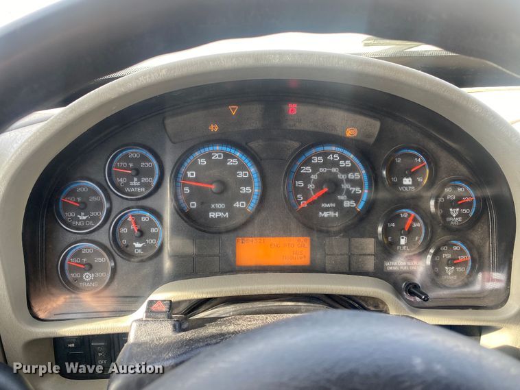 image for item DN8147 2010 International 7000  flatbed truck