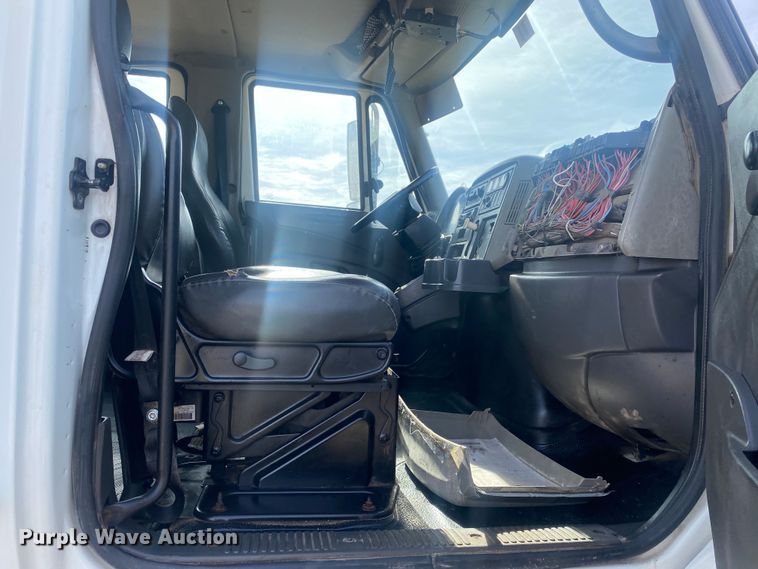 image for item DN8147 2010 International 7000  flatbed truck