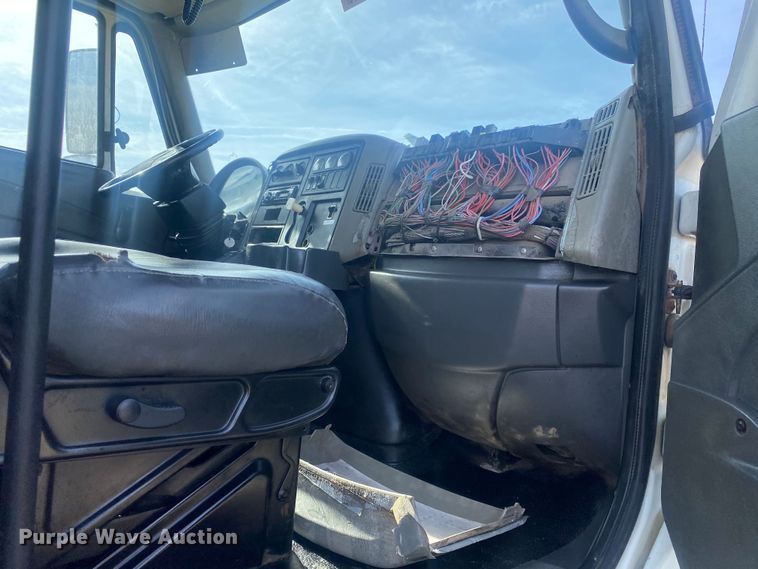 image for item DN8147 2010 International 7000  flatbed truck