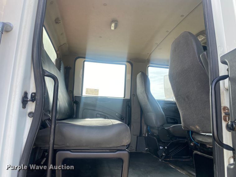 image for item DN8147 2010 International 7000  flatbed truck