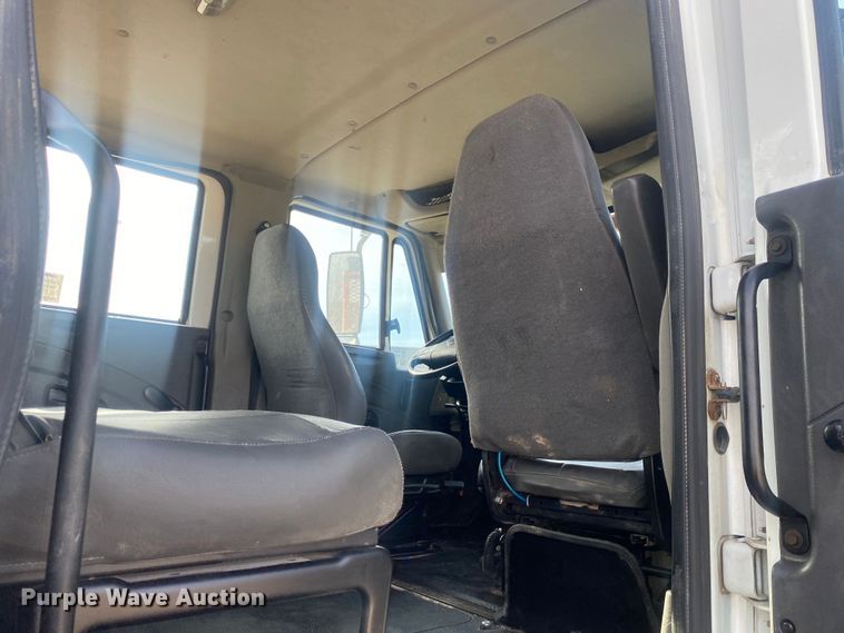 image for item DN8147 2010 International 7000  flatbed truck