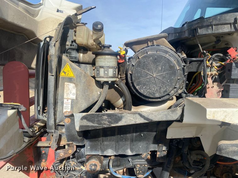 image for item DN8147 2010 International 7000  flatbed truck