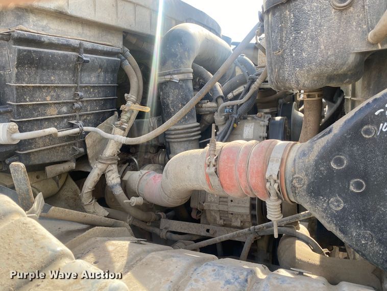 image for item DN8147 2010 International 7000  flatbed truck