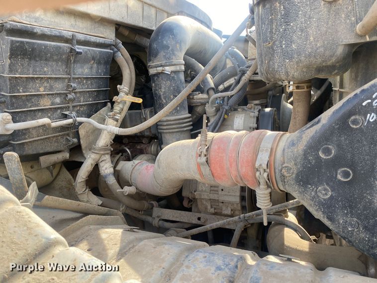 image for item DN8147 2010 International 7000  flatbed truck