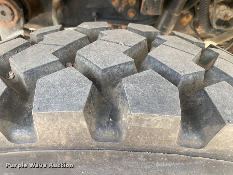 image for item DN8147 2010 International 7000  flatbed truck